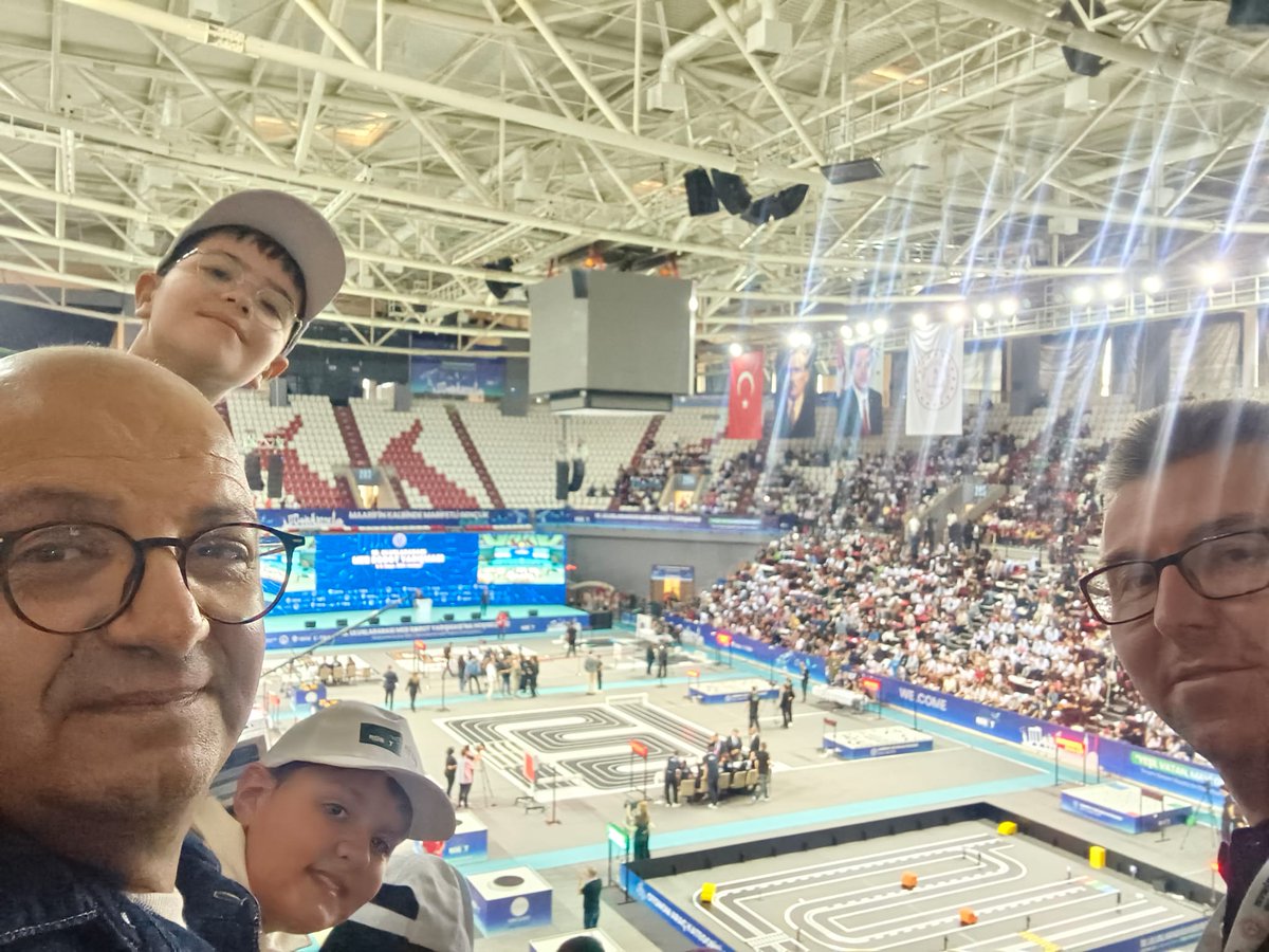 LBilsem's tweet photo. Uluslararasi MEB Robot Yarışmasında Türkiye Final etabına  kalan takımımız 
finali 20. Olarak tamamladi.
Lüleburgaz Bilsem Tozkoparan Kategorisi Robot Ekibimiz :

Kerem İLTER
Ömer Salih TOK 
Danışman Öğretmenler;
Erol SÖYLEMEZ 
Mehmet Özgür YİLMAZ https://t.co/PSphAnkwn5