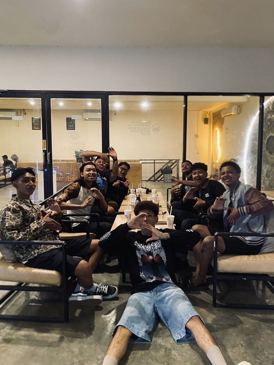 WSM_48's tweet photo. info e ndi iki @AfterChaos554 cah cah wes nde solo iki https://t.co/y1fCsfK642