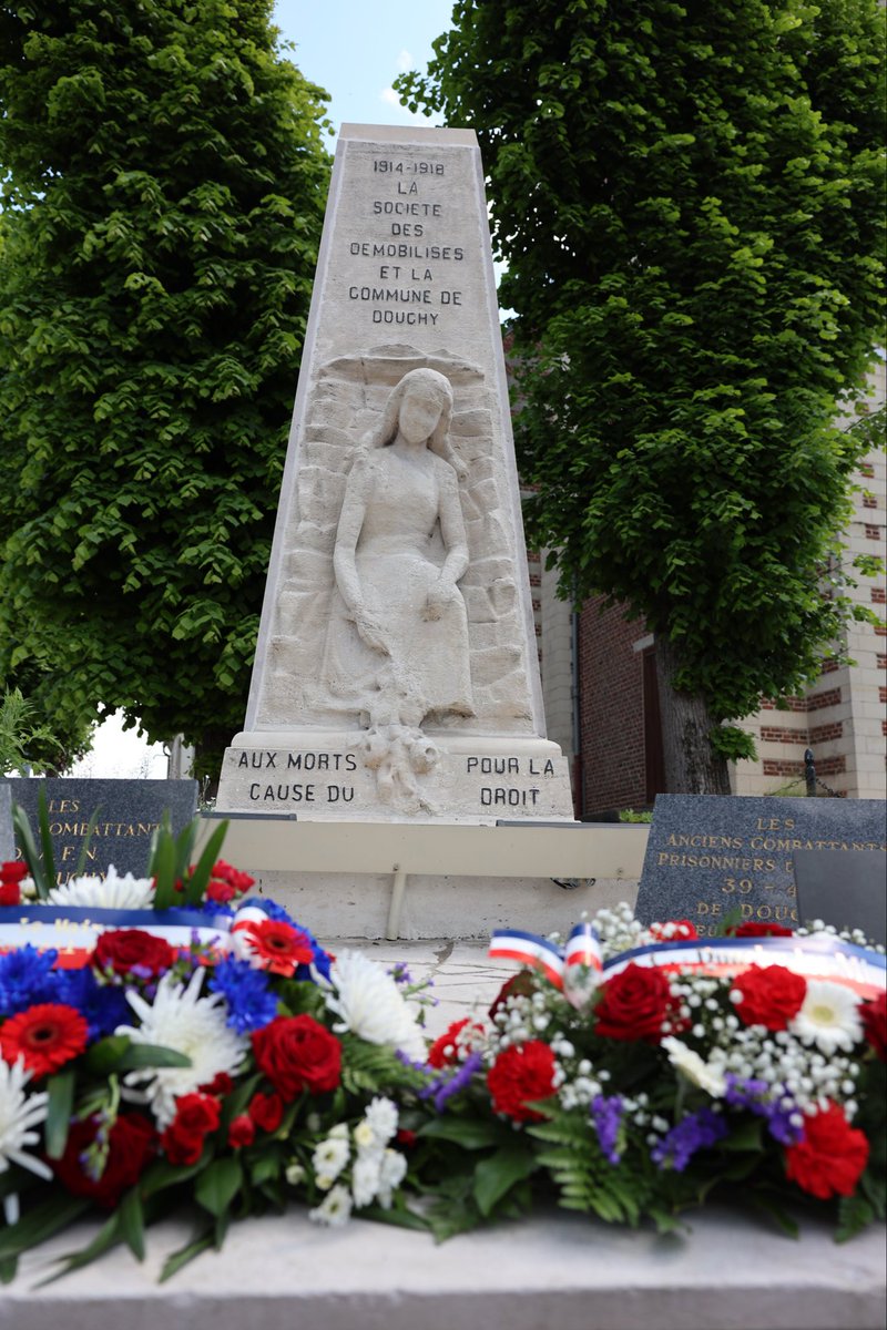 RomainMerville's tweet photo. Ce matin, nous nous sommes souvenus collectivement de celles et ceux qui se sont tombés pour que nous puissions être libres ! 🇫🇷 https://t.co/esNuui8nsg
