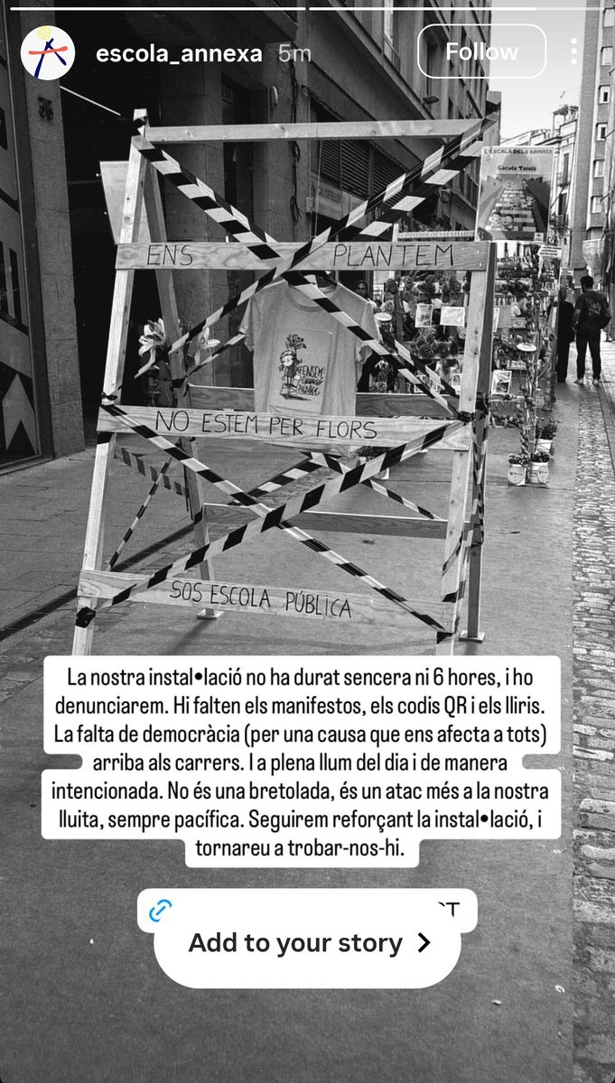 llsalellasvilar's tweet photo. Rebutjo els atacs que han patit les composicions reivindicatives de diverses escoles públiques de la ciutat per Temps de Flors. Volem garantir que, com cada any, siguin les escoles que decideixen què hi fan. D'això fa anys que va l'espai del Carrer Nou. https://t.co/v0j6FJNkqB