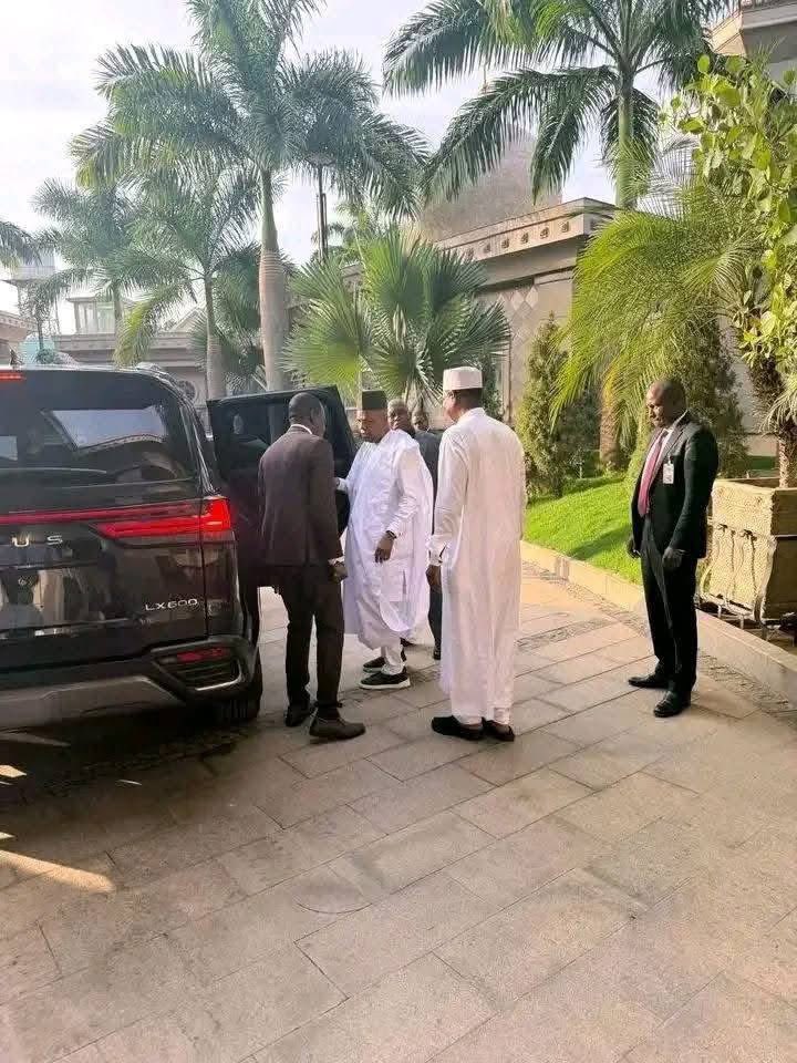 INSIDE YOBE tweet media