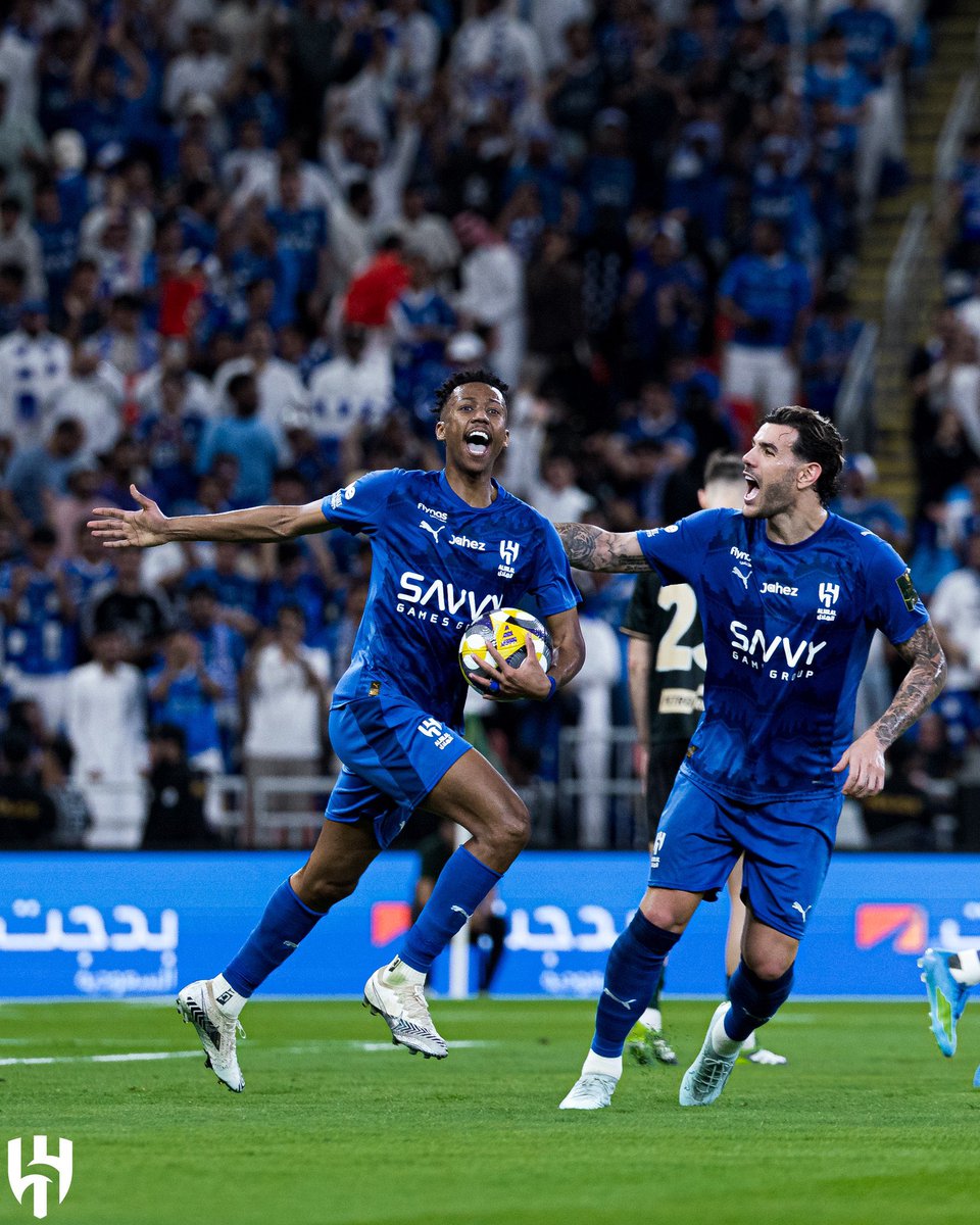 alialgofaily's tweet photo. ليلة تشبه الهلال
حضور سمو سيدي ولي العهد محمد بن سلمان في نهائي أغلى الكؤوس، وختامها بزعيم يضيف البطولة الـ91 إلى تاريخه. 🇸🇦🏆

الهلال بطل لكأس خادم الحرمين الشريفين للمرة الـ10
فريق يعرف كيف يحول النهائيات إلى عادة، والمنصات إلى موعد ثابت للذهب 💙🥇

مبروك للزعماء 👏
وهاردلك للخلود 👏