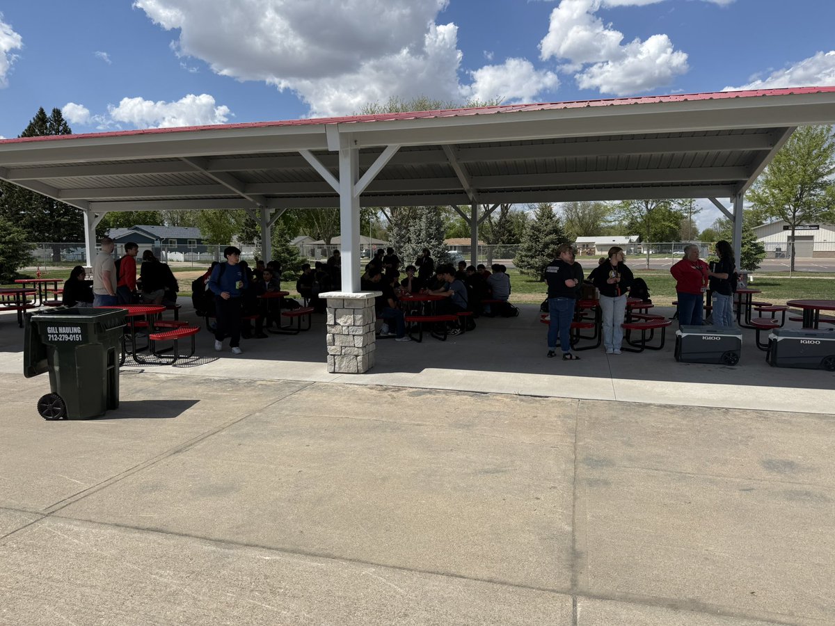 PrinciplClausen's tweet photo. Today, our freshmen celebrated academy placement with one of our three upper academies.
Construction and Engineering ,
Business and Communications, and 
Public Human Services 
@SSCActivities @SSCcardinalNews https://t.co/r3B9LMKbBR