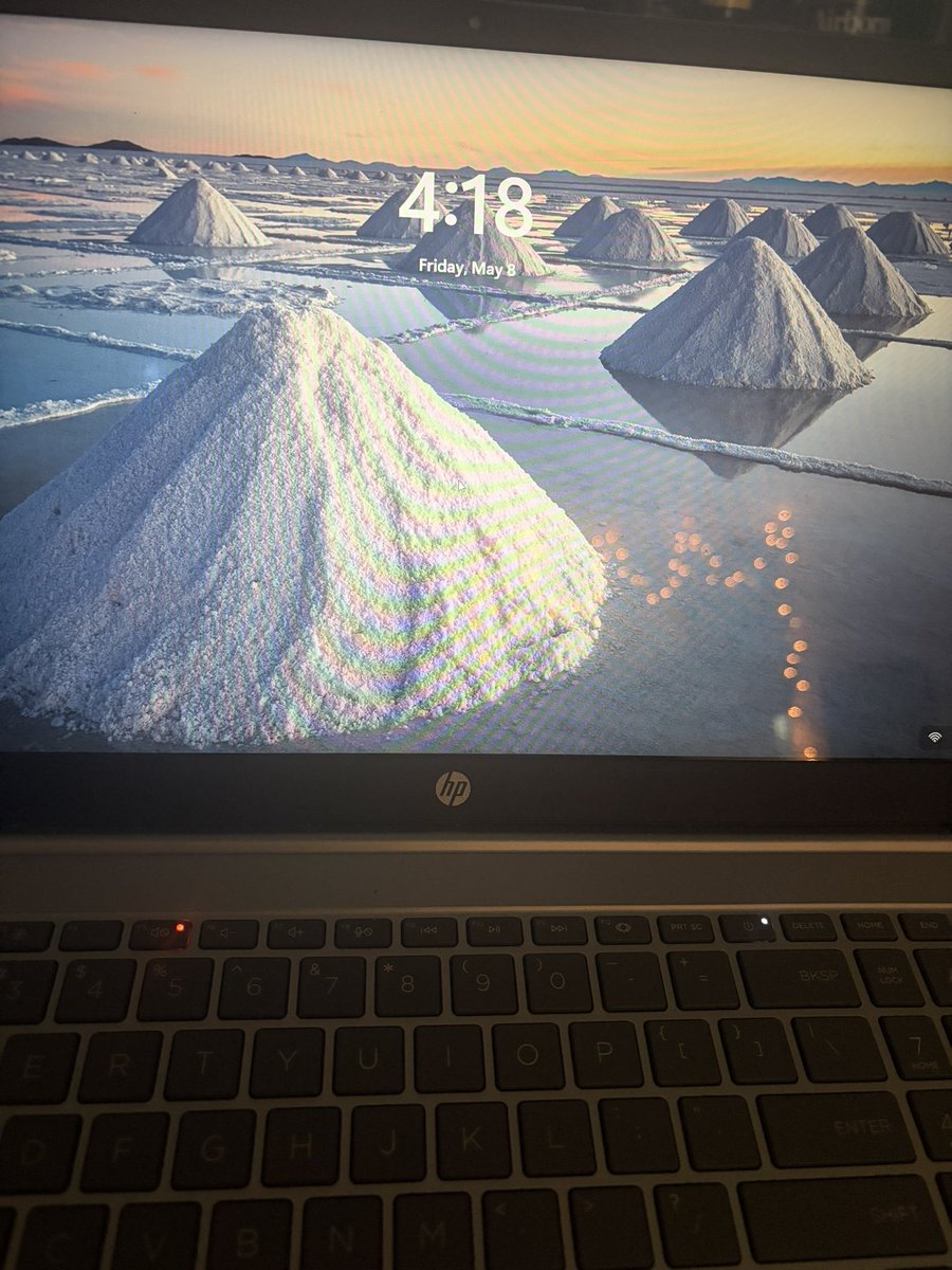 TankSanderson82's tweet photo. Went to go study and my computer read my mind #bag #nails https://t.co/2wQYXxC8N9