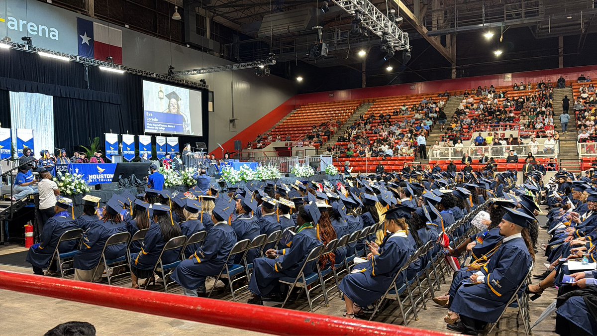 adam_stephens's tweet photo. Spent the afternoon celebrating the 96 Early College students from @SMSDHigh who will be graduating from @HOUCityCollege today with an Associates of Liberal Arts and Humanities Degree or a Level I Work Force Certification https://t.co/cbmdTPoGPF