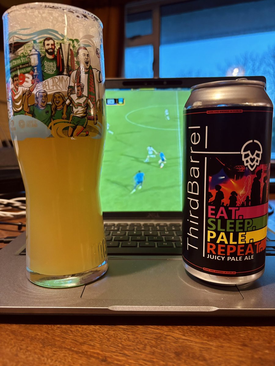 Bilcro's tweet photo. A 4.5% ‘Eat, Sleep, Pale, Repeat’ from @ThirdBarrelbrew for second half of @CorkCityFC v UCD. Soft pillowy hazy ale with heaps of citrus and subtle pine. Tasty! 💚🤍❤️

Sláinte!🍻

@fennaldo @keefmullin @j_k357 @cb_phil @PaulOBrien10 @antrim_man @pcr123 @CorkBeer @FiShoop @mjpm67 https://t.co/I3WTDgTj6T