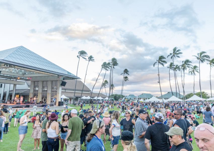 kihei's tweet photo. Spring kept us on our toes this year. After 2 back to back Kona Low storms in March, April brought another storm. This time, the storm didn't cause major new damage, but with saturated ground &amp; rivers running high, some areas flooded.

learn more:
https://t.co/12OfVacFbR https://t.co/0uASrwv39D