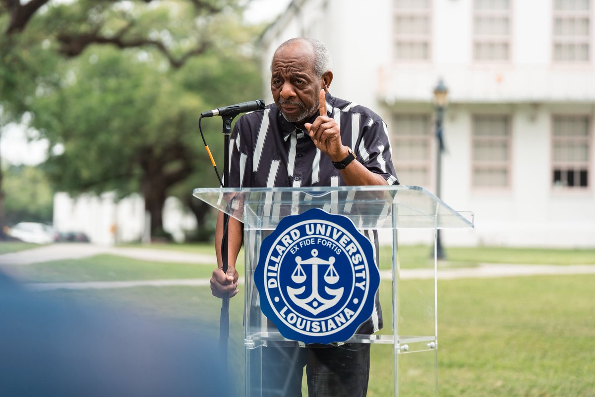 du1869's tweet photo. This week, the Dillard University community had the pleasure of honoring the legacy of Dr. S. Carver Davenport. Joined by family, friends, colleagues and students, Dr. Davenport was honored by receiving his very on honorary street sign, located just outside the gates of DU! https://t.co/CNlyMJjy56