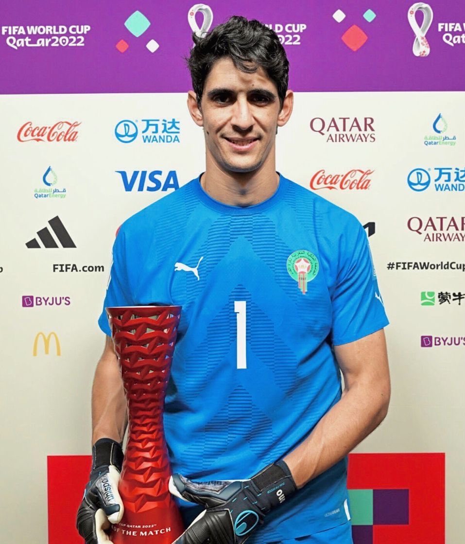 Tobs_fc's tweet photo. Bono eliminated Ronaldo at the 2022 World Cup. He also made sure Ronaldo hasn’t touched any trophy in the Saudi league. 

What a goal keeper. 😭❤️ https://t.co/VtnR7FZaqs