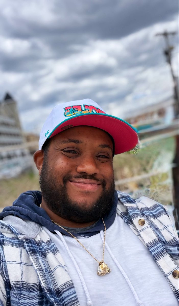 Warren Thomas tweet media