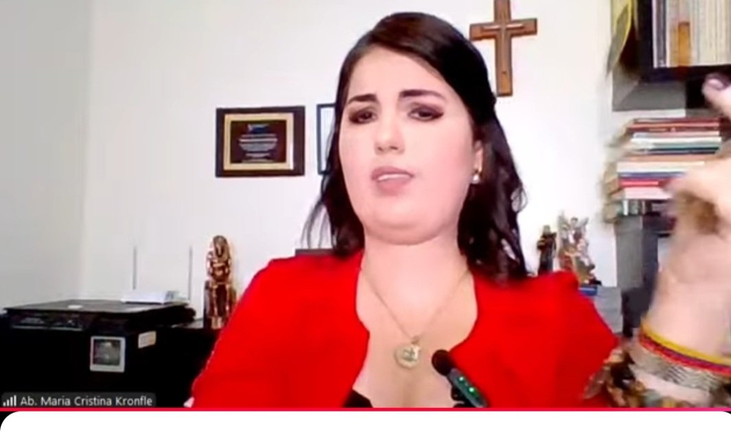 <a href="/mckronfle/">María Cristina Kronfle</a> le pide explicaciones a <a href="/DianaAtamaint/">Diana Atamaint</a> porque su capricho de violentar el tiempo para cancelar organizaciones políticas, si este ya se cumplió el 3 de abril. #CNEArchivaYA