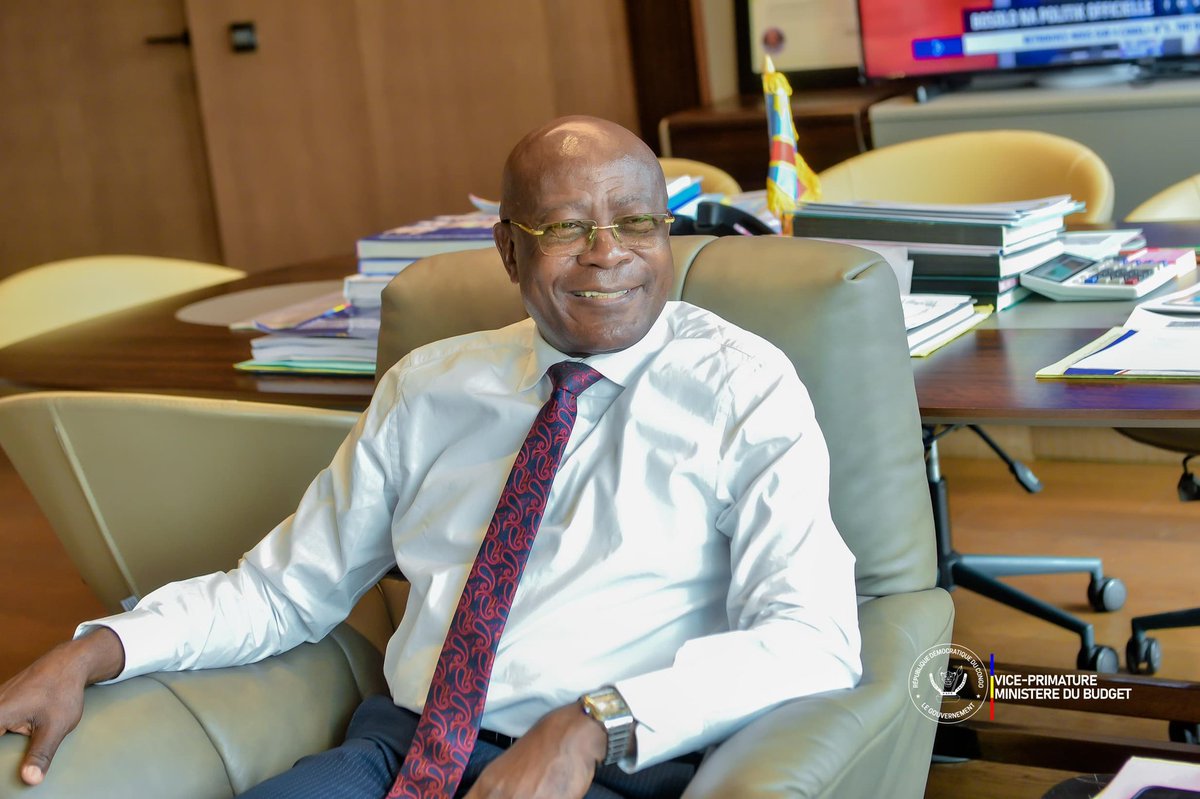 NdokutaG's tweet photo. "Sous le leadership de Son Excellence Félix-Antoine Tshisekedi Tshilombo,
Son Excellence Élysé Bokumwana incarne les valeurs républicaines, l’engagement social et le développement au service du peuple congolais.

Élysé Bokumwana
Un véritable leader serviteur".

 Guelord Ndokuta. https://t.co/zEdm5G7myS
