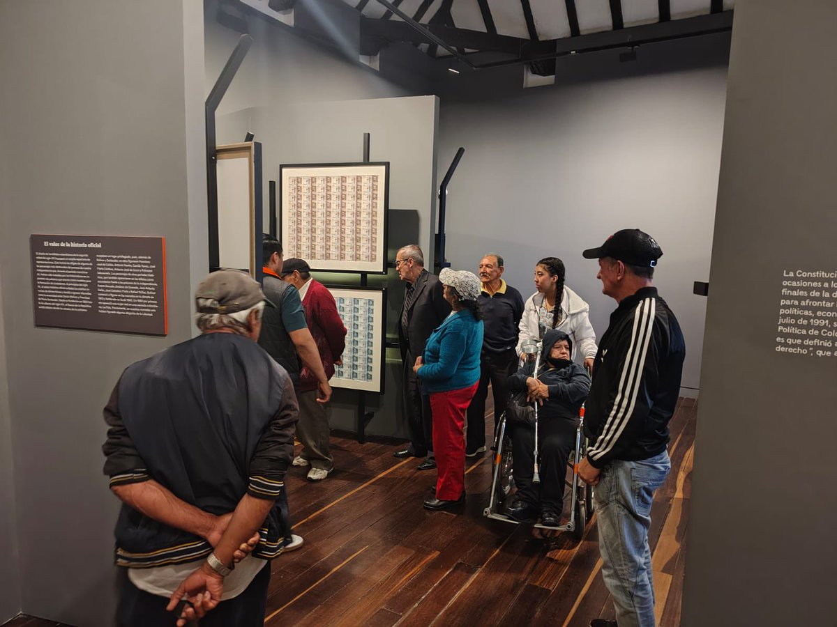 integracionbta's tweet photo. 👉Realizamos una salida pedagógica a la Casa de la Moneda 🪙 con 1️⃣8️⃣ ciudadanos 🙋‍♀️🙋‍♂️ habitantes y exhabitantes de calle y personas mayores 👵👴que forman parte de la estrategia de educación flexible #CIPREIA,📚 quienes compartieron con la comunidad diferentes conocimientos, historia y cultura, fortaleciendo sus procesos educativos y el tejido social.🤝🤗
En articulación con @Banrepcultural y la #CasaDeLaMoneda.

#AquíSíPasa🟡🔴