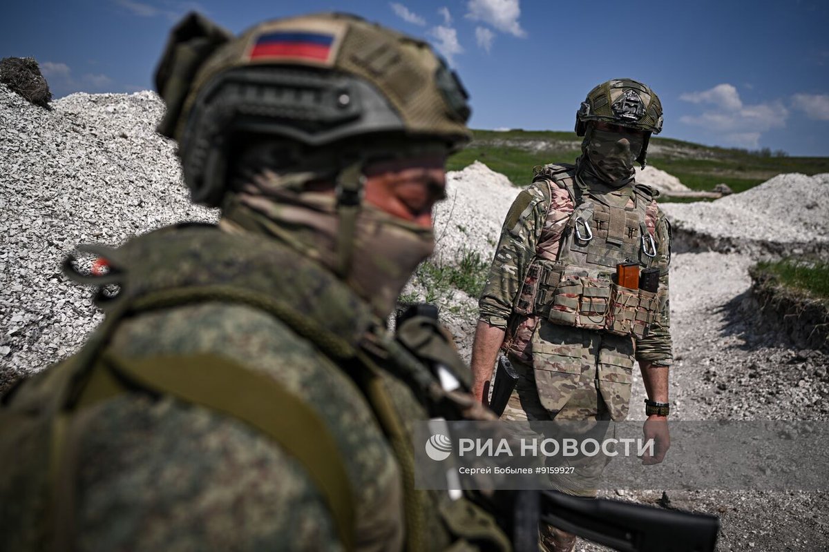 TheGreyPatriot_'s tweet photo. 🇷🇺 Today's training of troops from 31st Motorized Rifle Regiment of 67th Motorized Rifle Division in 25th Combined Arms Army within Group of Forces "Zapad".
Part 1 of 6
#Russia #Russian #Russians #Today #SVO #Military #Army #EMR #AK74 #RIA #Tactical #Training #Zapad #Trench https://t.co/Mbz6gEh296