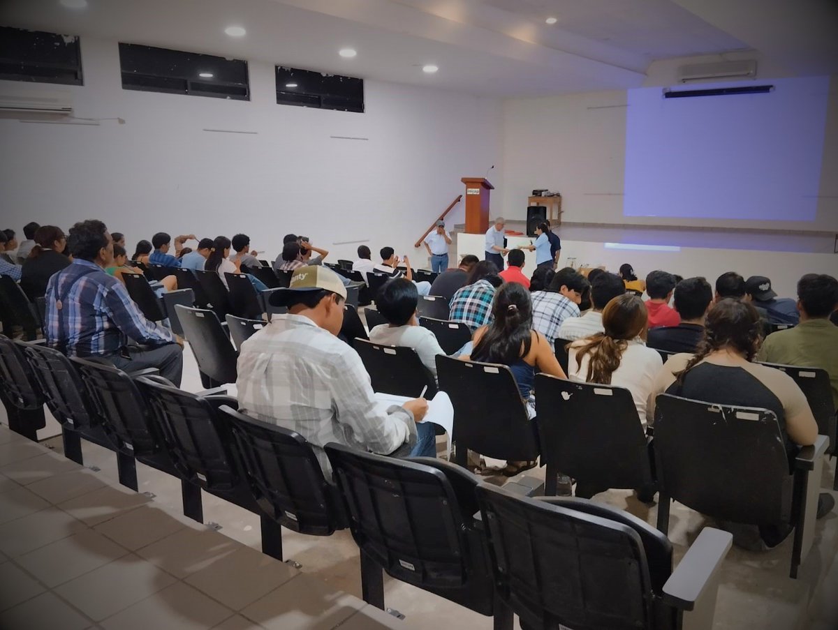 inifap's tweet photo. Estudiantes de la Universidad Autónoma Chapingo visitaron el Campo Experimental Rosario Izapa del INIFAP en Chiapas, donde conocieron de cerca los avances en investigación sobre oleaginosas y cacao.

Conoce más aquí:
https://t.co/OmnJGkGHIa https://t.co/9AER0VkQjP
