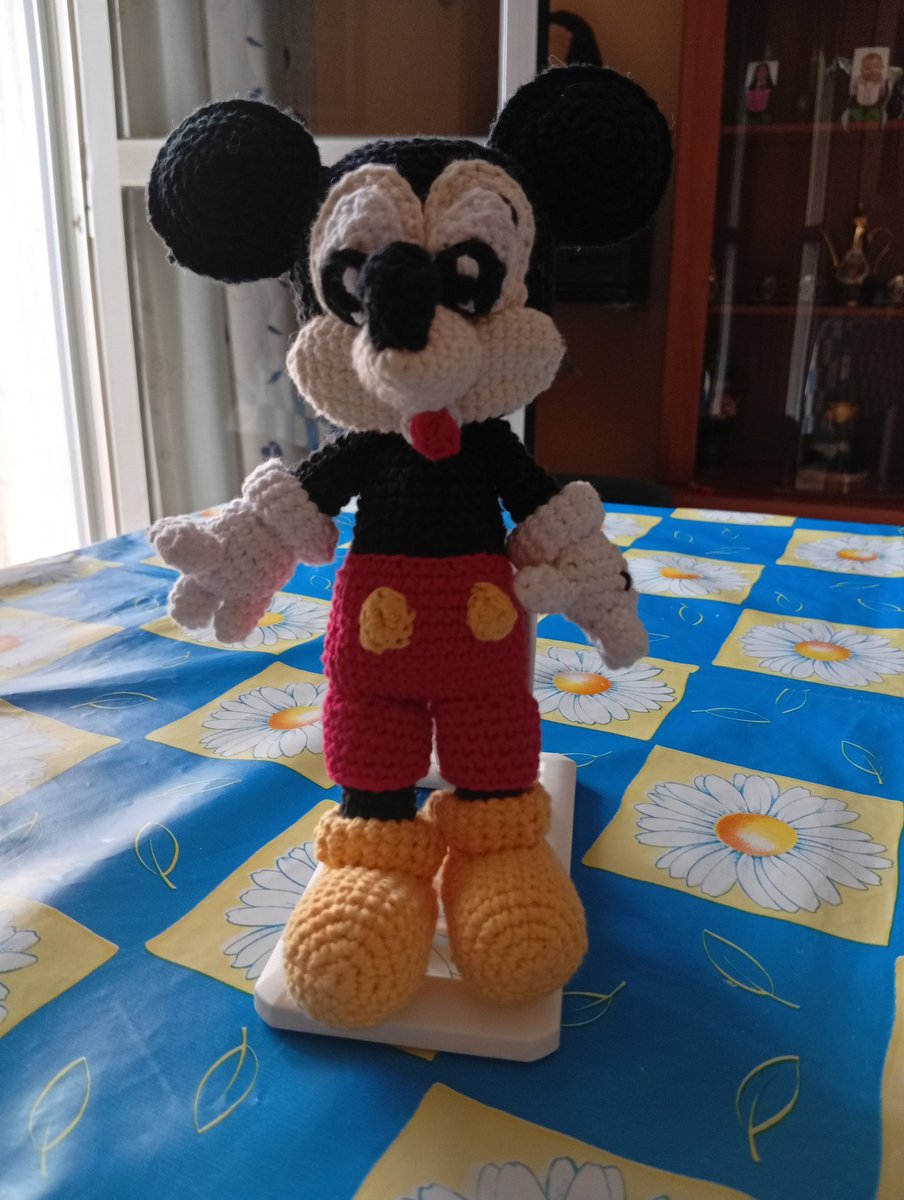 raquel5988's tweet photo. Mickey Mouse hecho de crochet con todo mi cariño para mi sobrino bello 🤩
#mickeymouse #crochet #ganchillo #hechoamano #handmade #tejeresdebellas https://t.co/gJUF3eUbJ3