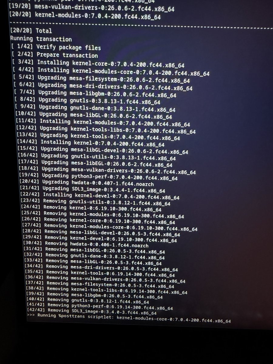 macktronics's tweet photo. Upgrading Linux laptop at 33000 feet, and it is a big one 6.19 to 7.0  😀 what a time to be alive https://t.co/zt1Tv9SS0u
