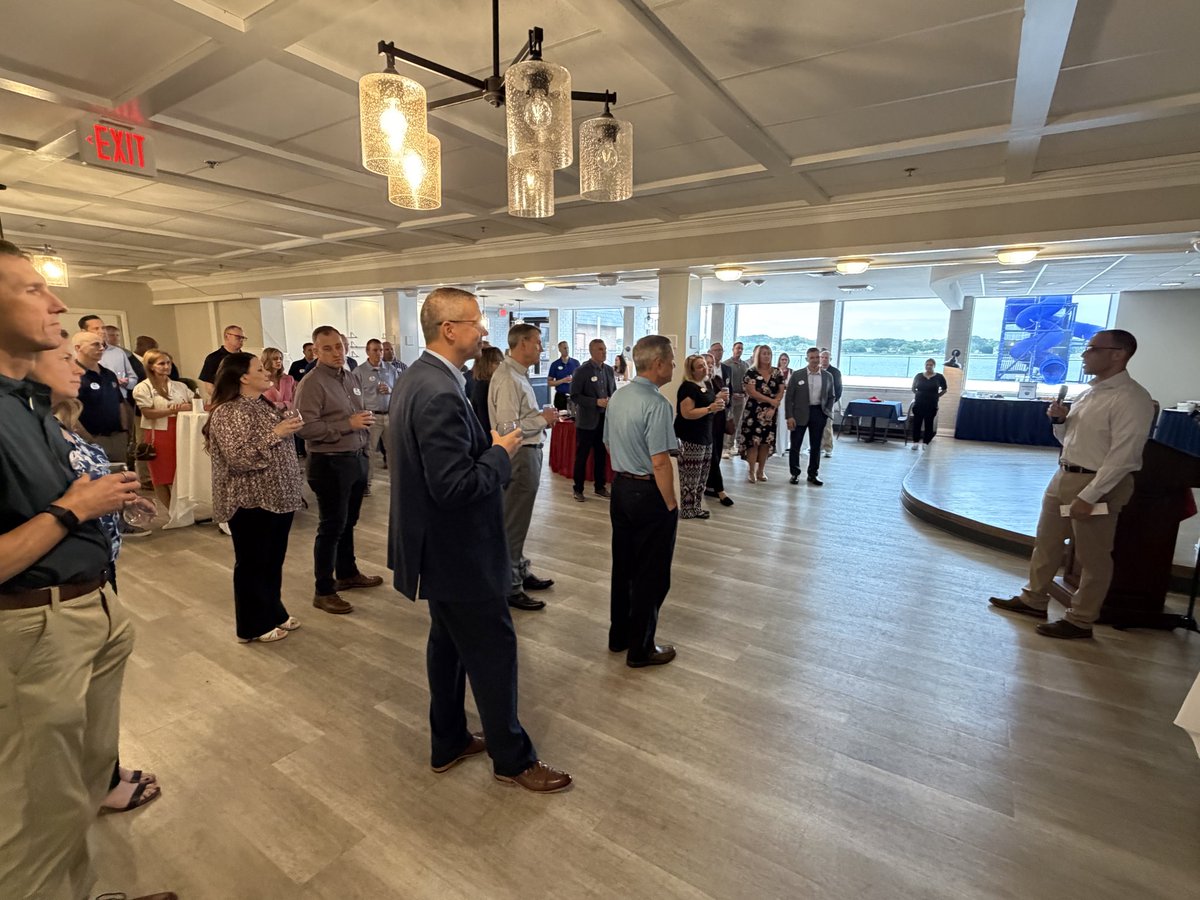 bmlc530's tweet photo. While at Langley we were honored to host an icebreaker for the ACC commanders, SELs, &amp; spouses during their conference. https://t.co/MAK9bL8tCq