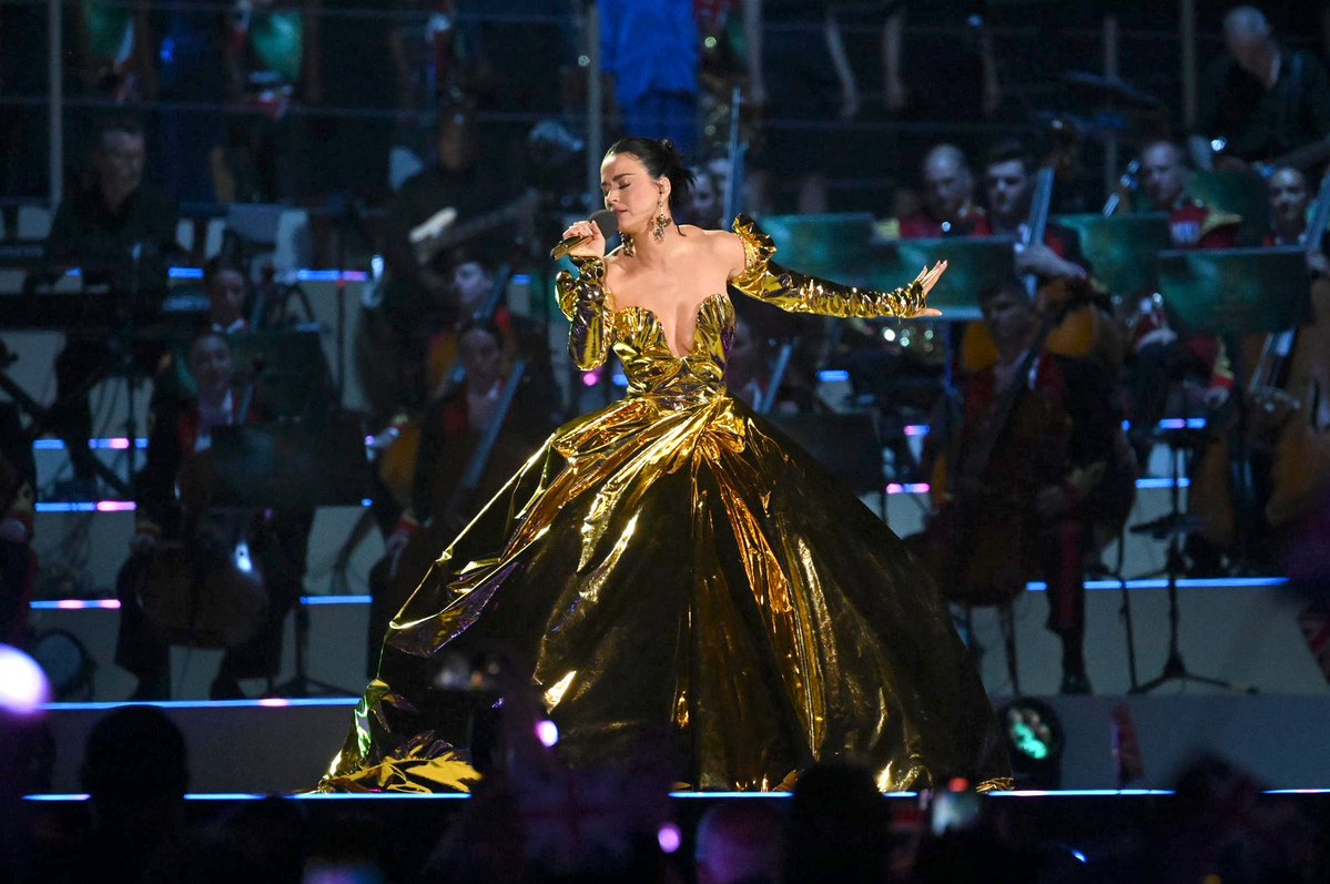 She knows how to do it and what needs to be done 💅 <a href="/katyperry/">KATY PERRY</a>