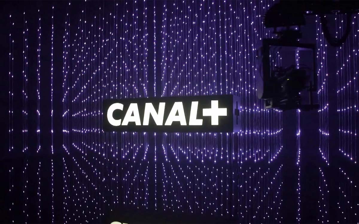 🇫🇷 FLASH | Zoé, étudiante en droit, dénonce des méthodes trompeuses de la FNAC. En novembre, elle achète un ordinateur, souscrit une assurance et obtient un "cadeau bonus" : 2 mois d’abonnement gratuits à Canal+, sans être prévenue du délai de rétractation de 14 jours. Il