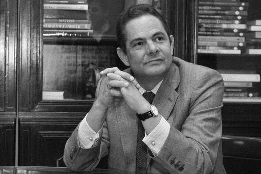 Germán Vargas Lleras tenía un tornillo en cada vértebra. Un verdadero hombre de acero. Era el último representante de la burocracia de Bizancio, cada coscorrón tenía un propósito. Ya no vamos a poder dedicar sus columnas.

Solidaridad con su familia y con el maestro