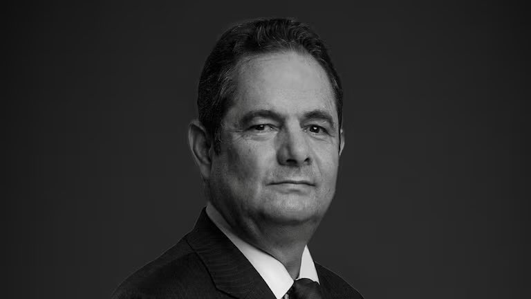 RodrigoRojas's tweet photo. Lamentamos profundamente la partida de Germán Vargas Lleras. Gran estadista y sin duda el mejor ejecutor que ha tenido nuestro país. Fue un honor trabajar a su lado durante mis primeros años en política. 

Paz en su tumba y sentidas condolencias a toda su familia. https://t.co/13aPcosXP5