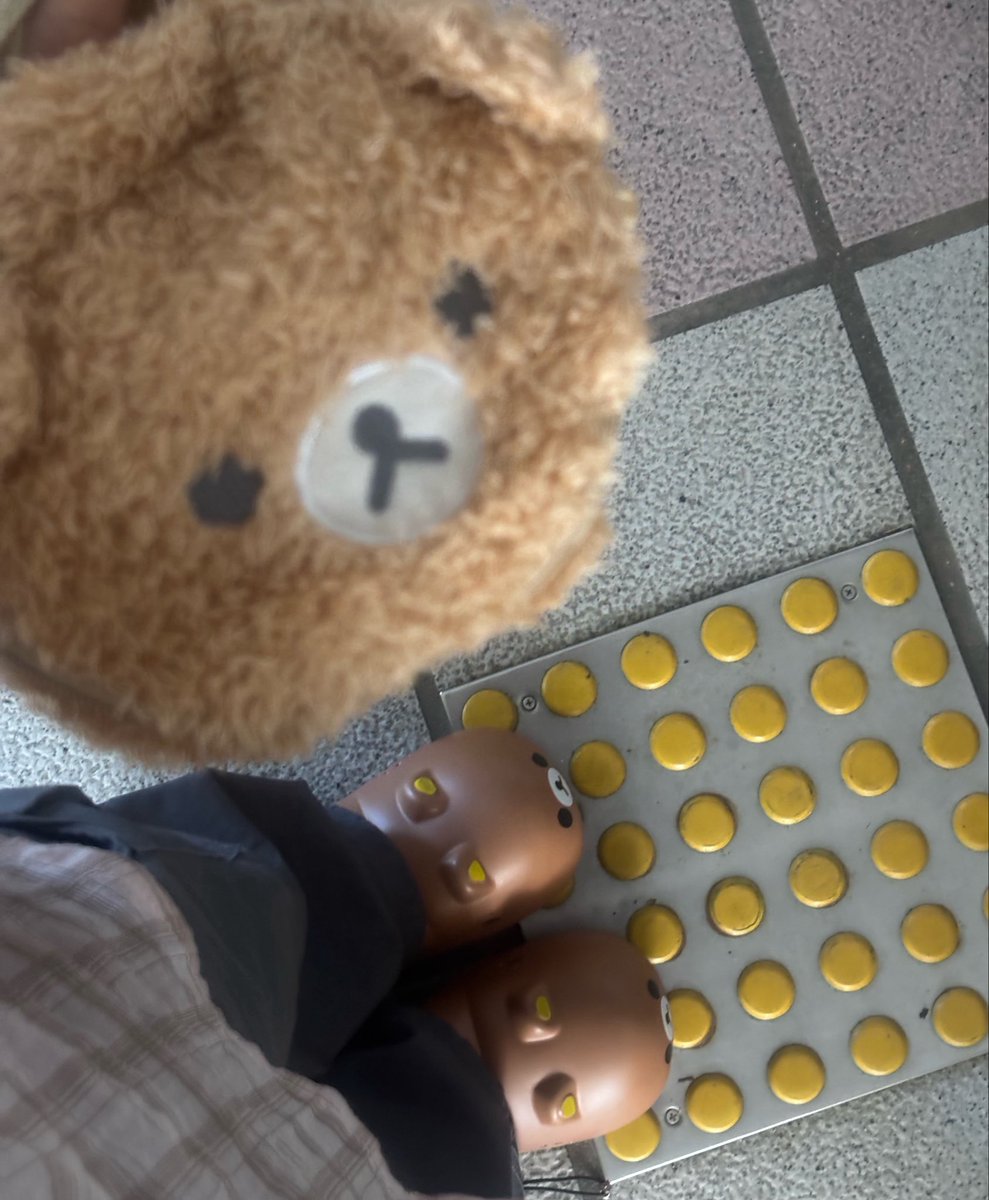 언니 : 언제부터 리락쿠마 좋아했냐

나 : 나 리락쿠마 별로 안좋아해