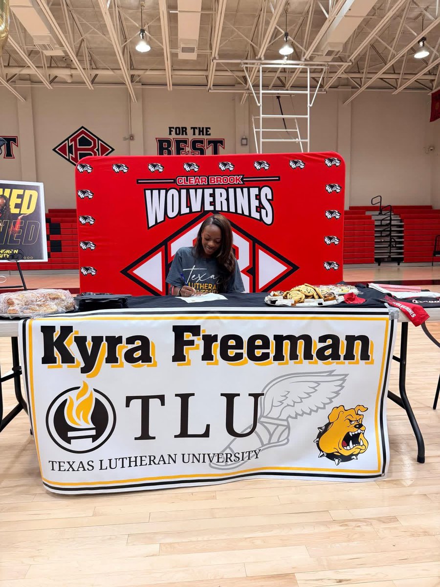 CBHSGirlsTrack's tweet photo. Our two seniors are continuing their academic &amp; athletic careers@ the next level!
Congratulations to:

🏃🏽‍♀️ Kyra Freeman — Texas Lutheran 
🏃🏽‍♀️ Patricia Barnes — Henderson St 

We’re so proud of your hard work$
&amp;dedication  to Clear Brook T&amp;F. Once a Wolverine, always a Wolverine! ❤️ https://t.co/yK1KTXQncw