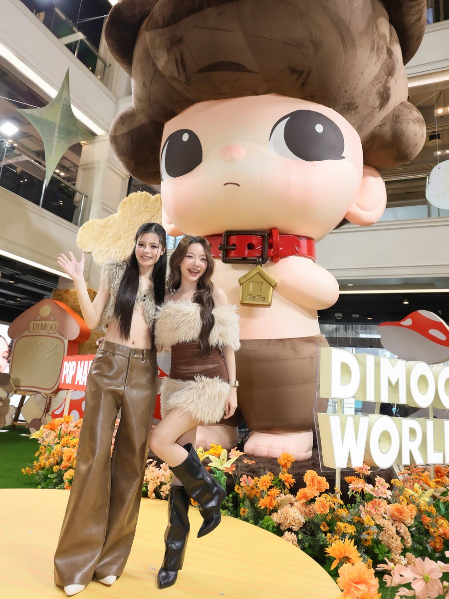 ssurff__'s tweet photo. 🐻🧸
#DIMOO9THBIRTHDAYTH
#POPMARTTH #SIAMCENTER
#fay_riezz #maywyda
#เฟเมษ์ #FayMay https://t.co/xMn9GBL8KM