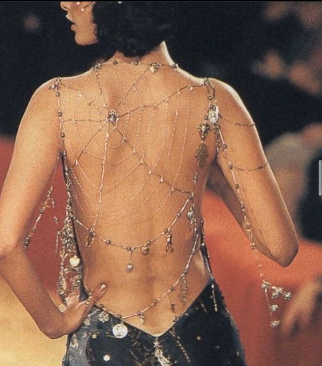 John Galliano spring summer 1997 https://t.co/0CMltaDHKZ