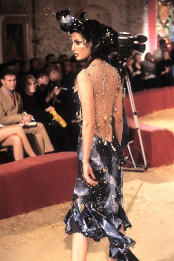 John Galliano spring summer 1997 https://t.co/0CMltaDHKZ