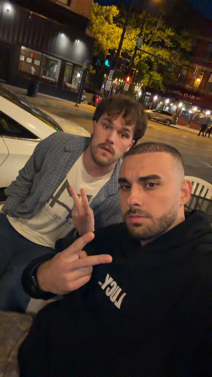 Smokes tweet media