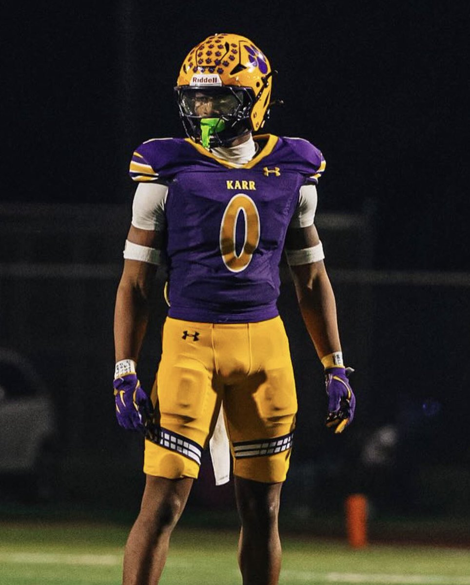 LAFBReport's tweet photo. .@EdnaKarrHS swag appreciation tweet. 

#LAHSFB 🔥🔥🔥 https://t.co/Hq7QpwFqNg