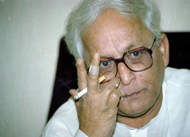 prasenjit_cpim's tweet photo. আপাতত এখনও পর্যন্ত রাজ্যের শেষ সৎ , শিক্ষিত, মার্জিত, রুচিসম্পন্ন মুখ্যমন্ত্রী হিসেবে সেই সিপিআই(এম)-র কমরেড বুদ্ধদেব ভট্টাচার্যই থেকে গেলেন।।

✊♥️ https://t.co/HlyJTjT5Vd
