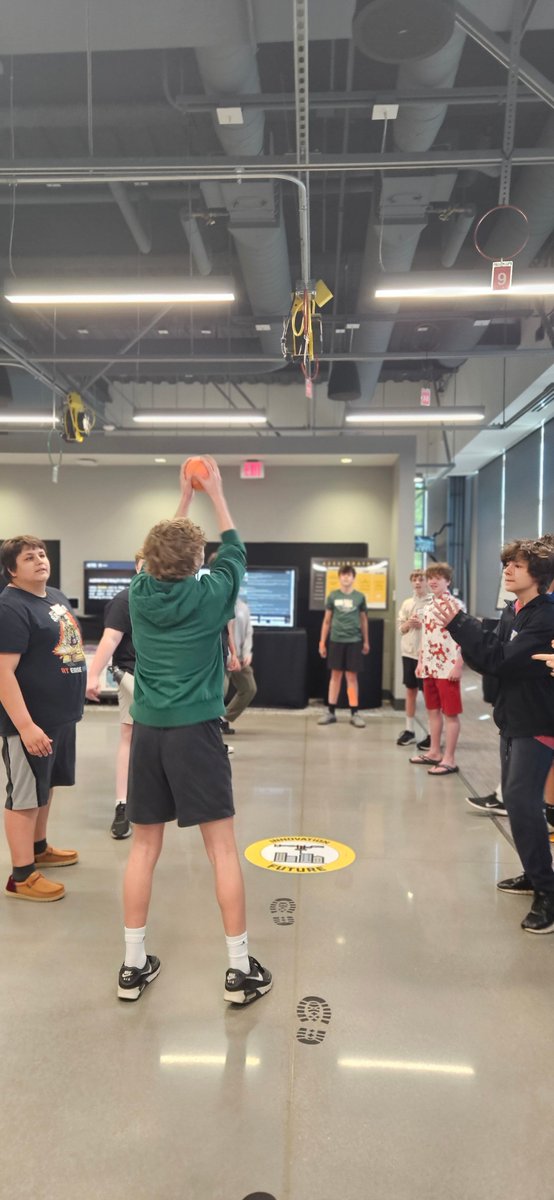 MPS_Kiewit's tweet photo. 8th HAL students visited the Kiewit Innovation and Design Lab at Kiewit University. Students participated in  engineering and team-building activities. Thank you to Peter Kiewit Engineering for teaching us today! #Proud2bMPS @MPS_HAL https://t.co/NqphaddHDs