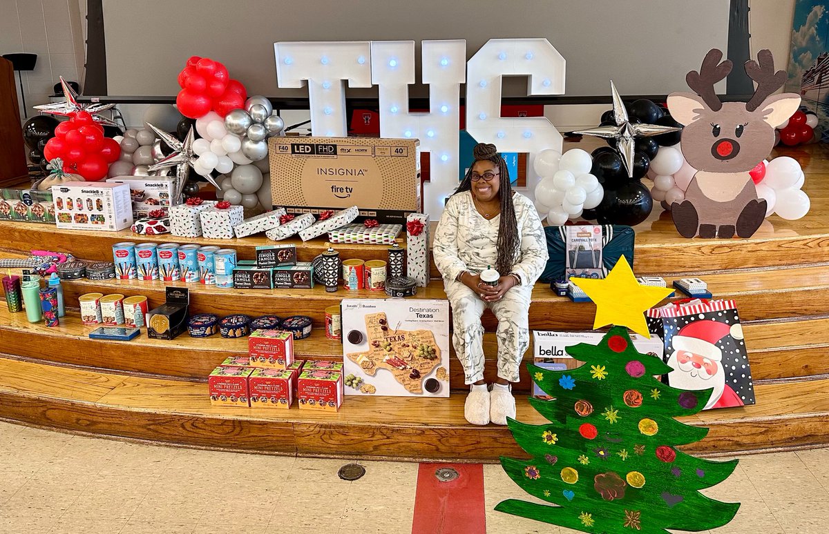 DocOfHighHopes's tweet photo. My love language has always been spoiling the people I love with gifts. Christmas &amp; Teacher Appreciation Week are my two favorite times of year. ❤️  

Today marked the end of my Teacher Appreciation journey at THS, &amp; we went out with a bang. They deserved this and more! 🫶🏽 https://t.co/bTiIKXLVeO
