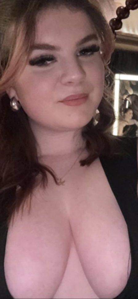 horny_switch's tweet photo. Who wants to feed me or message my irls 

#wank #nsfw #wankchat #irl #wankbattle https://t.co/Drf3nL58do