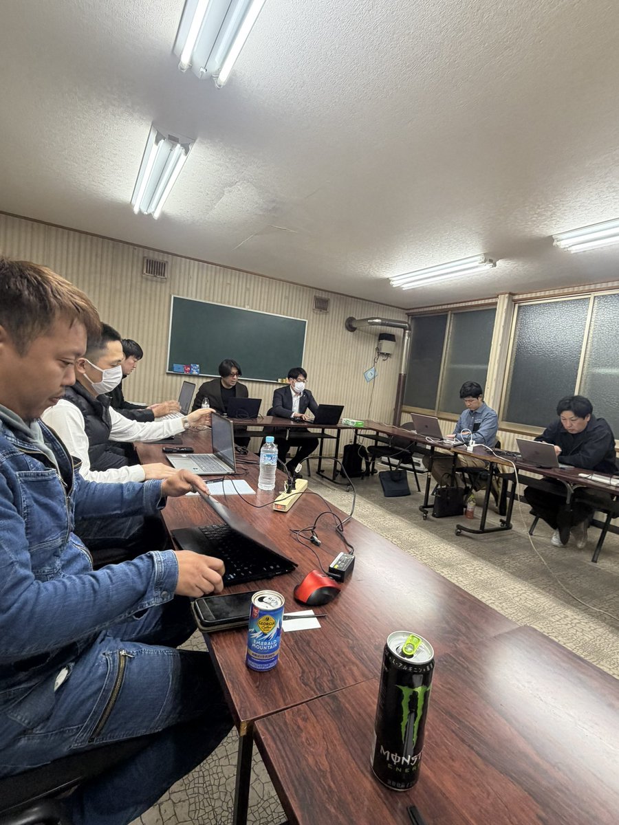 ebetsu_jc's tweet photo. 皆様こんばんは！江別青年会議所です！

第5回理事会を開催しました！
理事メンバー一同、より良い運動をするために！

江別青年会議所は5月10日に開催される「創立55周年記念式典・祝賀会」を開催します。
当日に向けて準備もいよいよ大詰め。ぜひご期待ください！！ https://t.co/SgFJrREfE7