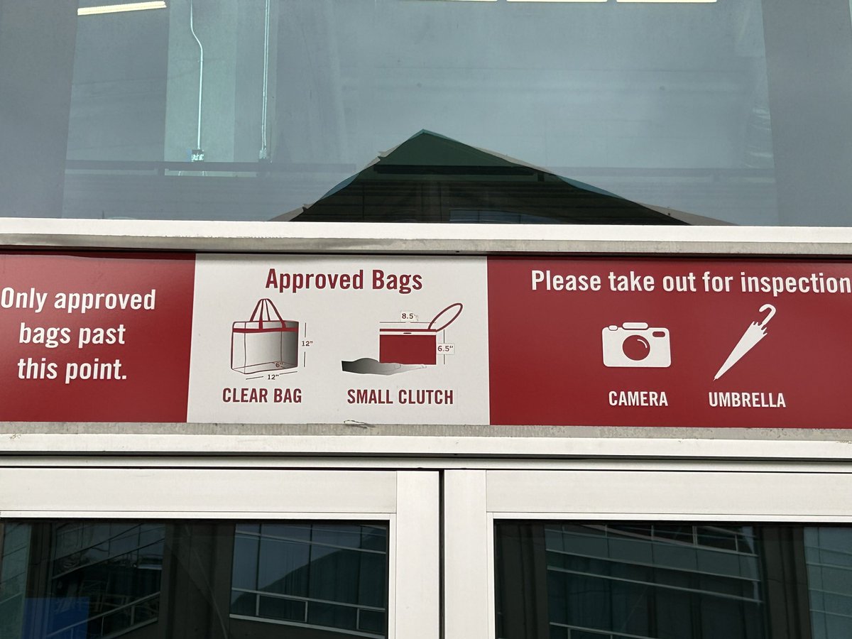 PennyJBarr's tweet photo. Meanwhile, came across a @FIFAWorldCup stadium being smartened up in Vancouver on the way to our boat trip.  Better watch the size of your clutch bags, @TartanArmyGroup and @englandfansfc1 

#FIFAWorldCup https://t.co/gI2zd1JzvD