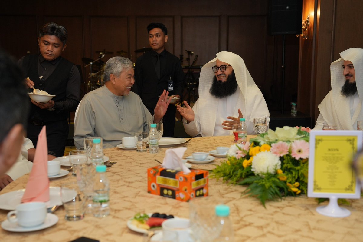 DrZahidHamidi tweet picture