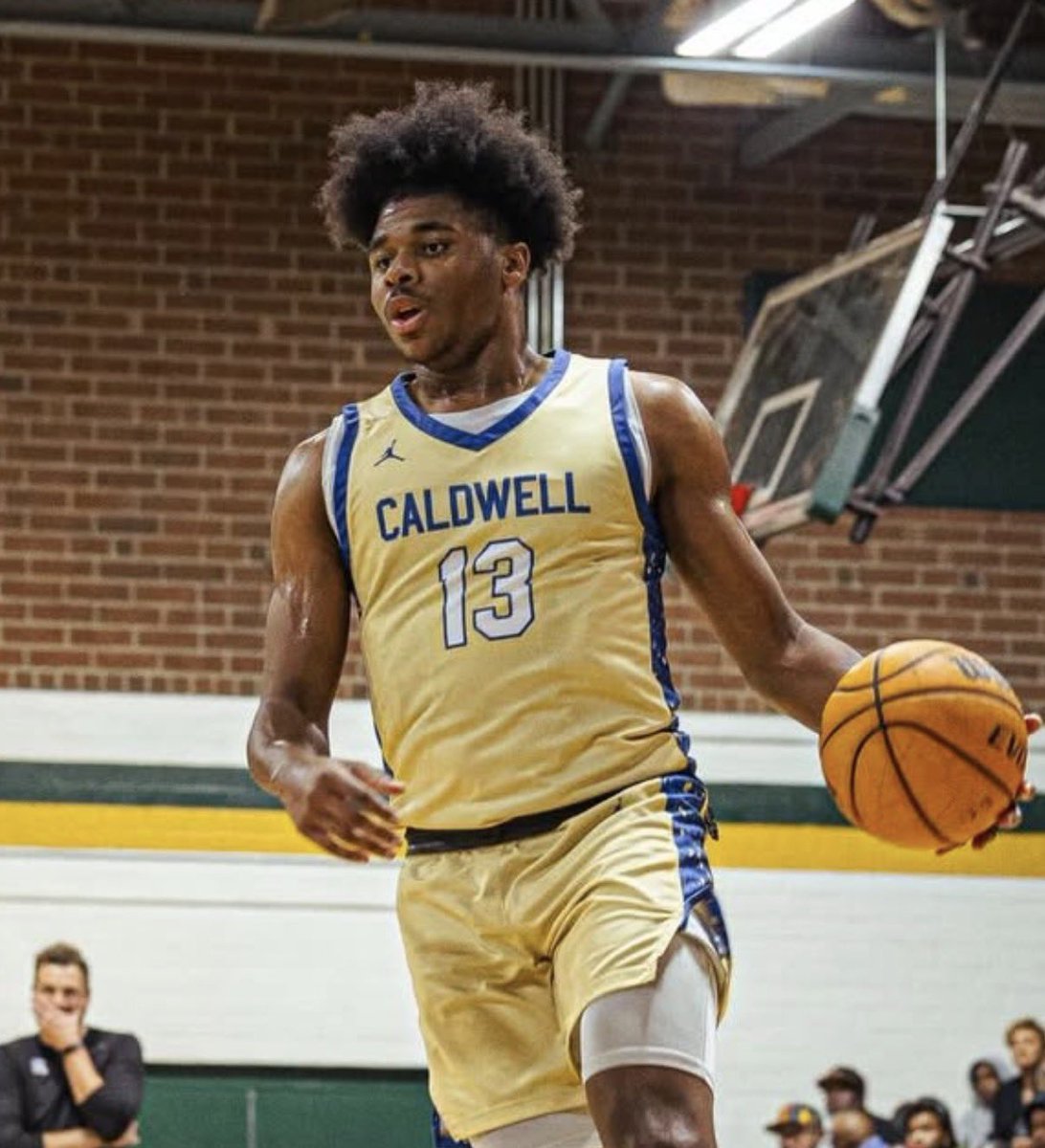 TriHoopsNet's tweet photo. Davidson Davie CC is receiving so many underrated guys from North Carolina in the class of 2026. 

6’5 2026 Neal Swindell
6’2 2026 Josiah Hill
6’5 2026 Cameron Fowler

That’s a really solid in-state group heading to Davidson-Davie. https://t.co/xtfrpjWUN0