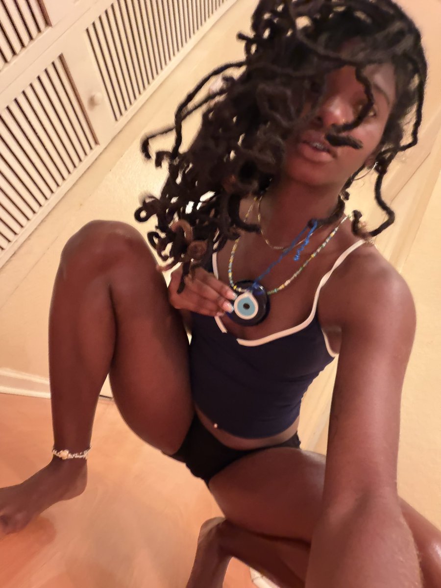 seagurl tweet media
