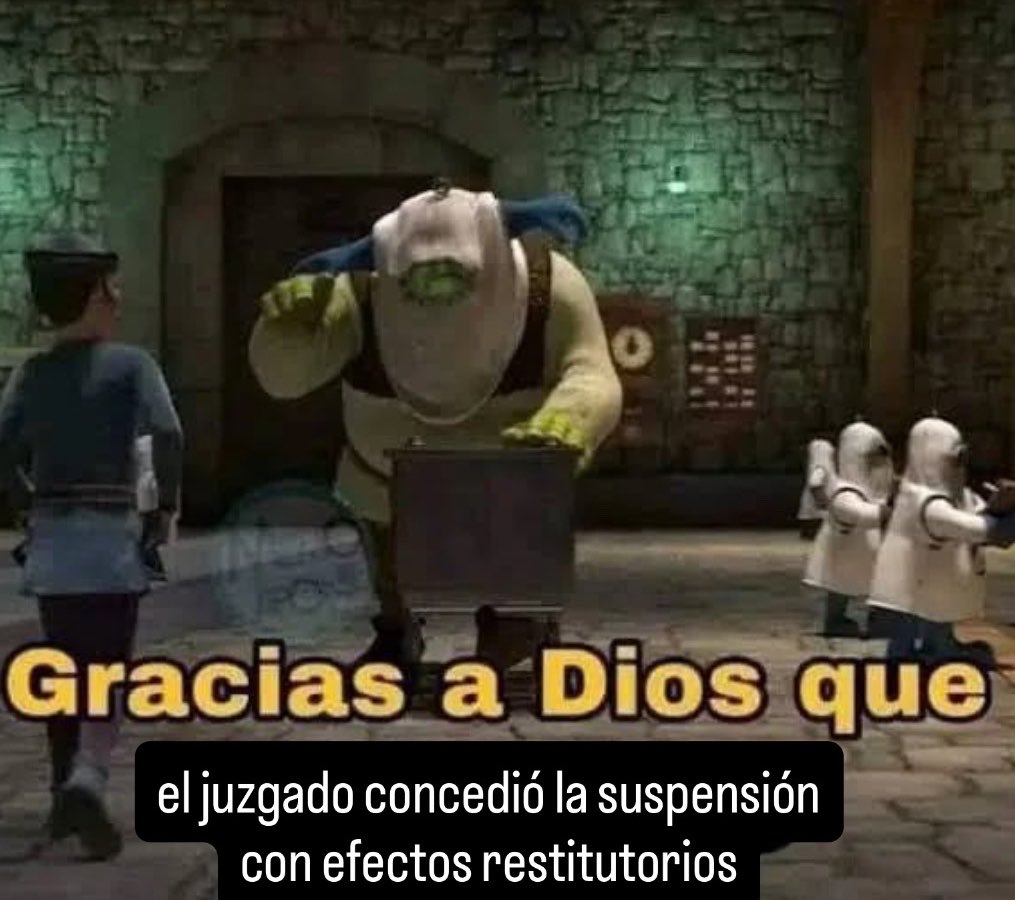 imnayibnava's tweet photo. La siguiente semana es la ceremonia de entrega de diplomas de graduadxs, de una egresada de alguna escuela por el sur, la uni le detuvo el proceso de titulación y le “canceló” su participación en la graduación porque los documentos de su prepa estaban mal y la mandaron a corregirlos.

Primero: ¿Sabían que las escuelas deben hacer las revisiones de los documentos de los nuevos estudiantes dentro de los 6 meses que se inscriben? No hasta que van a terminar.

Segundo: Los errores en los documentos eran insignificantes y no daban para detener el proceso de titulación y la ceremonia.

Tercero: Se le avisó a días de la ceremonia de graduación.

El punto es, nos fuimos con todo y demandamos a la prepa y a la universidad.

De la suspensión que nos concedieron, hoy le avisaron a egresada que puede acudir a la ceremonia de graduación y que su trámite de titulación continúa y a la prepa se le obligó a que realice las gestiones para corregir los documentos.

🫂
