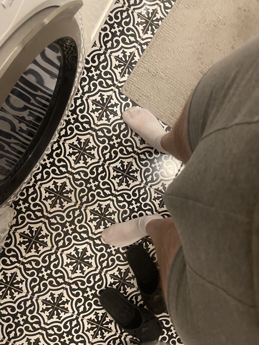 ClintBartonOF's tweet photo. My hands are to shakey cause of drinks and cant take pictures but holy fuck Im so horny https://t.co/J6f9yC7rwh