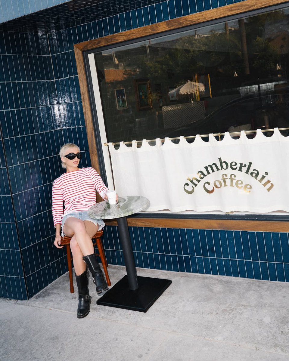 Emma Chamberlain Access tweet media