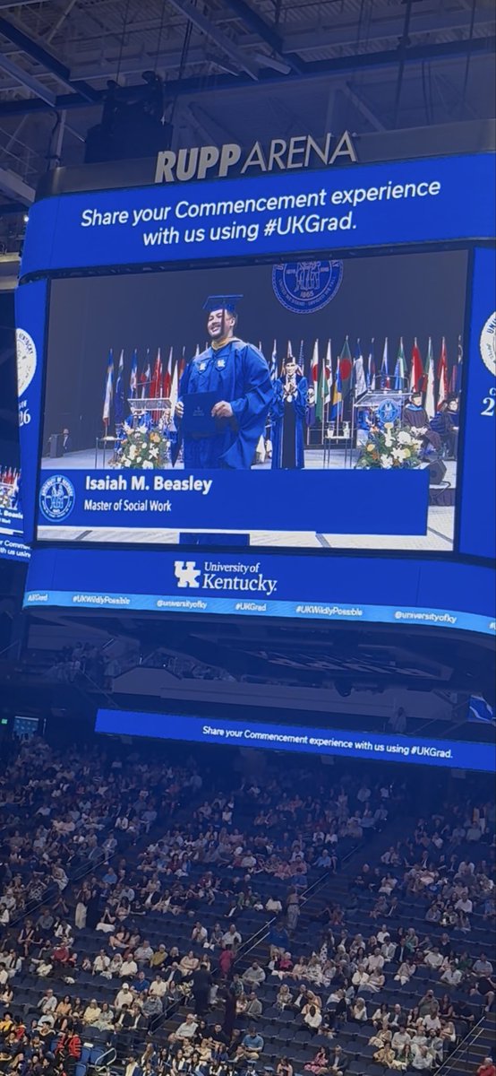 RoderickBeasle7's tweet photo. We are so proud of you son!! From Uk Under Grad &amp; Football to graduating with your Masters today!! University of Kentucky Alumni @UKFootball Alumni @isaiahbeasleyy #BBN https://t.co/KlKLovxGv6