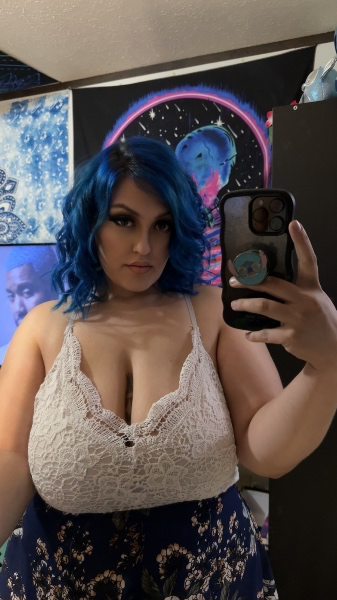 kattkhalifa's tweet photo. Check out my wishlist! What do you wanna see me with next?  https://t.co/yWkyPXln4H https://t.co/JhlNL5n2lD
