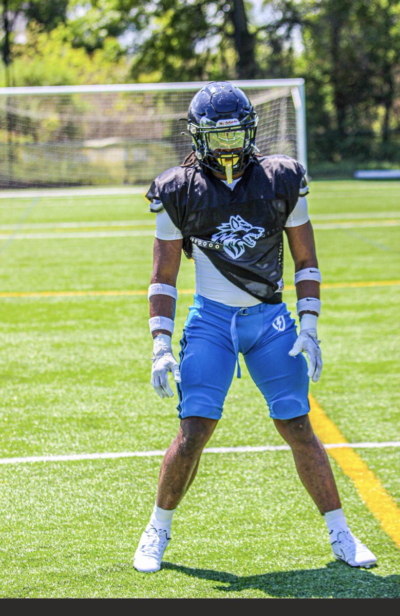 SuenensF's tweet photo. Had a GREAT spring game against the #1 team in Canada.. never satisfied!!

The Real Deal!!

College coaches Hit up coach:
@CoachJackson26
@LoudounSportsAC for film!!

certified DAWG

Season film must watch: https://t.co/nbHVZifzyA
Lab created🧪
Only A matter of time!!!
6'1 220 https://t.co/0HmYRO5JeD
