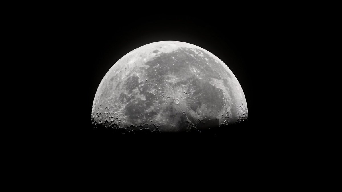 47_7f's tweet photo. I talk to the moon about 
my moon🩶 https://t.co/luKelLPhJ0