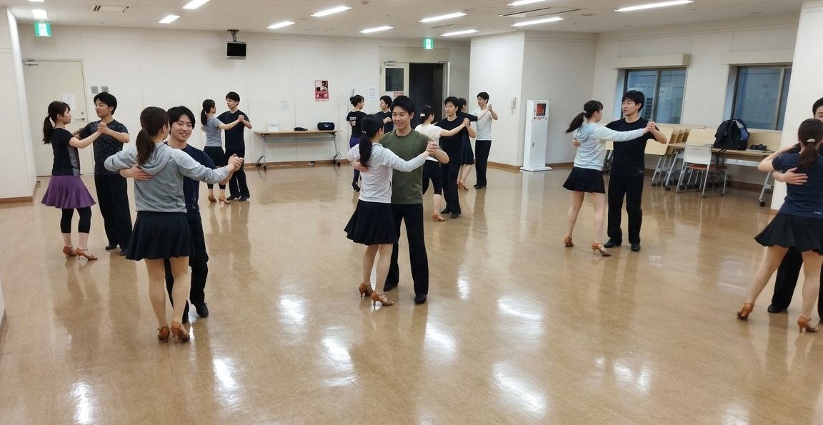 CDCnakano's tweet photo. 【5/9(土)ＣＤＣ東京週末版 #社交ダンスサークル】今夜5/9(土)は夜18:25より、池袋駅東口より徒歩約12分の帝京平成大学Ｂ１Ｆ集会室にて、ＣＤＣ東京週末版第40期 #社交ダンス 第30日目があります。今週はワル、スロ、チャ、サン、パソ、で社交ダンスを楽しく踊りましょう！
https://t.co/3SjjPfvGLR https://t.co/bkZg49HEVf